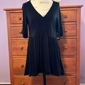Torrid NWT 00 M/L sz 10 Black Top